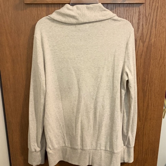 Banana Republic Sweater - Picture 5 of 5